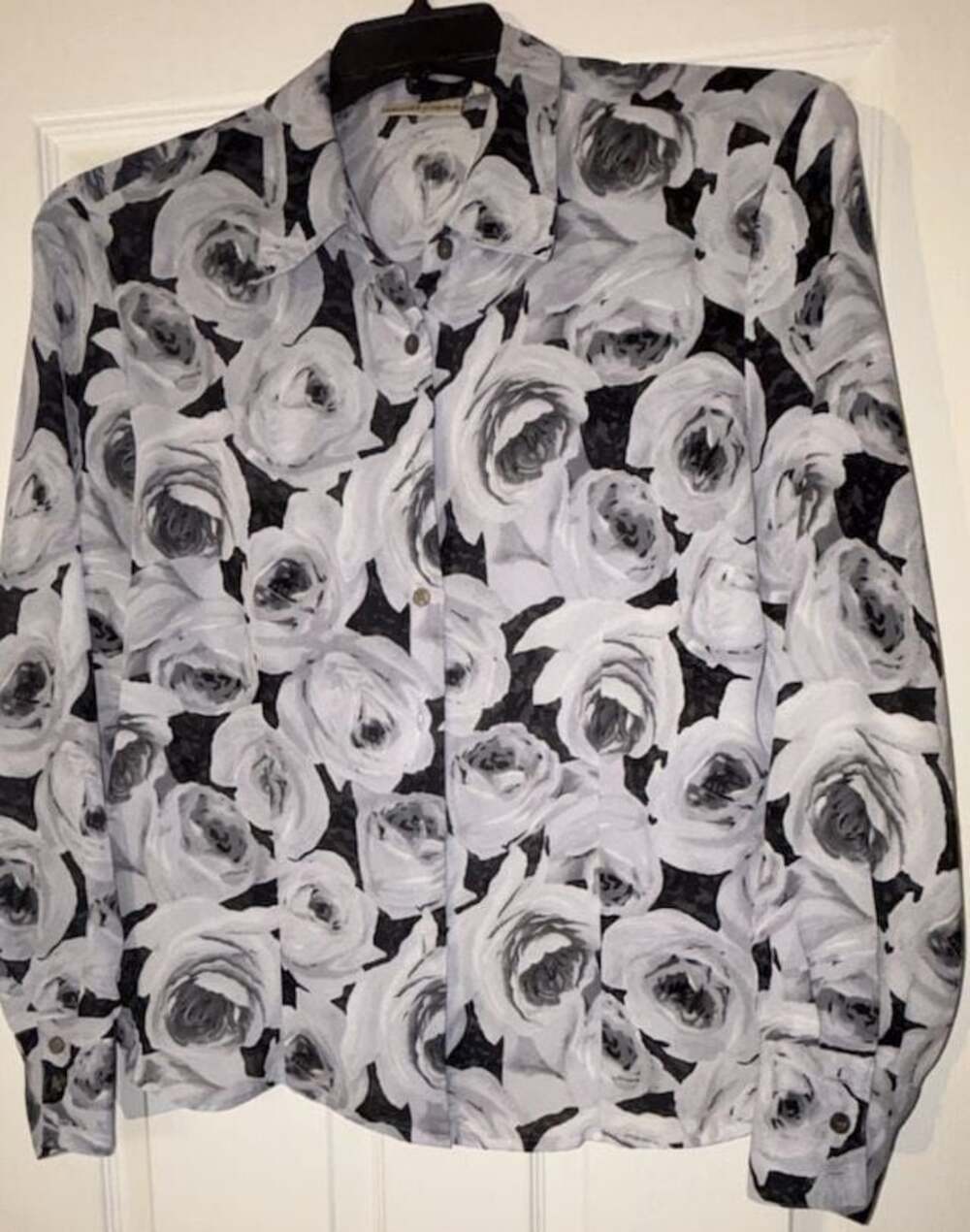 Apostrophe Womens Size 16 Black and White Rose Floral Button Down Long Sleeve Sh